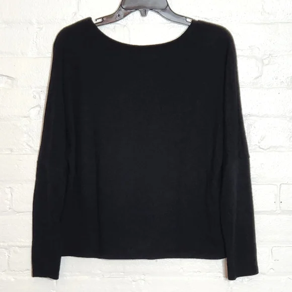 Wolf & Moon Top - Picture 4 of 4